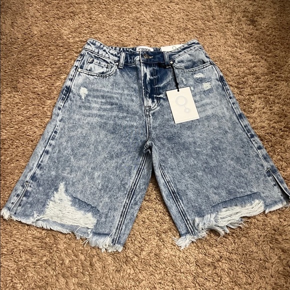 Light Distressed Bermuda Shorts - Picture 4 of 11